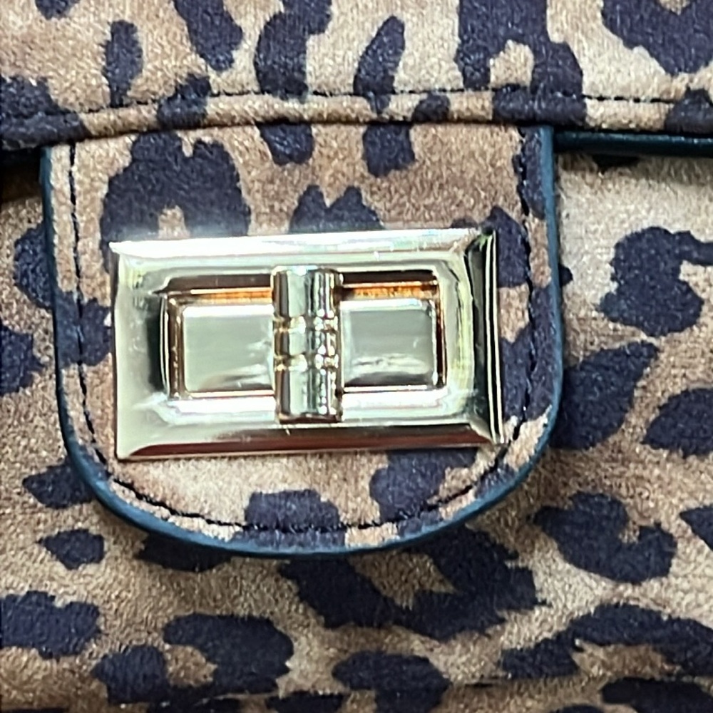 Leopard Shoulder Bag - Picture 2 of 7